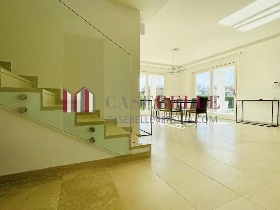 Immagine 34 di Villa in vendita  a Pietrasanta
