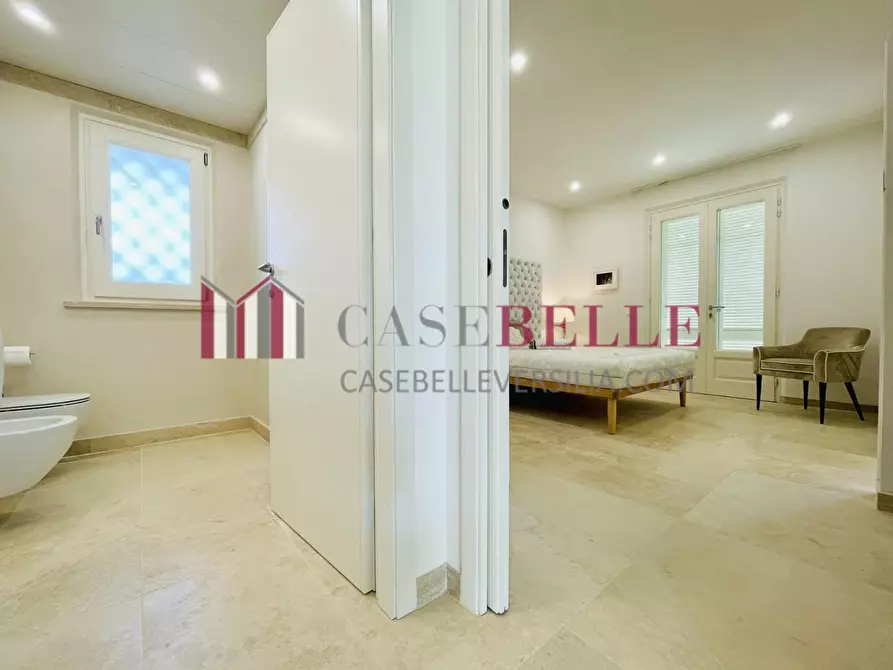 Immagine 25 di Villa in vendita  a Pietrasanta