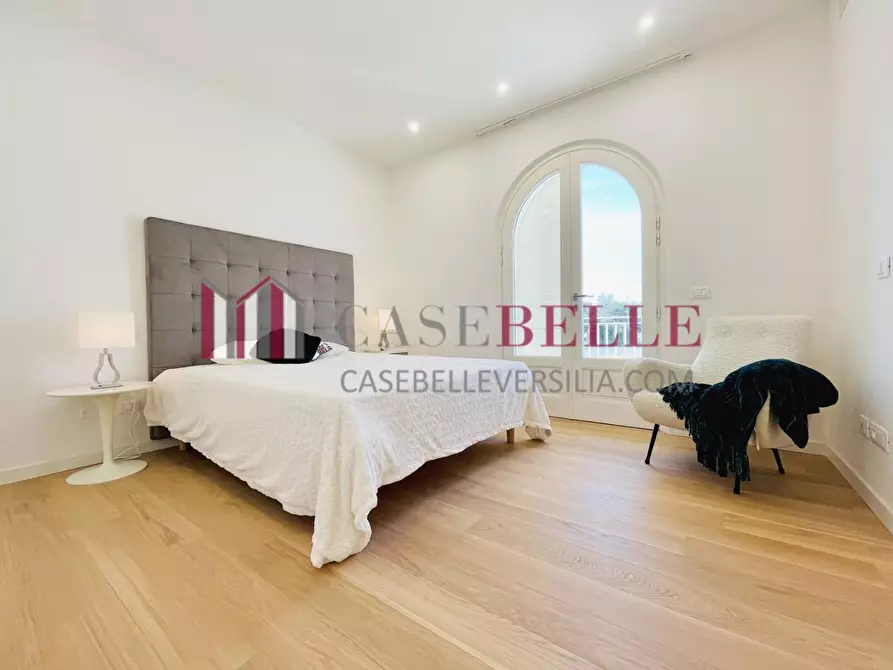 Immagine 53 di Villa in vendita  a Pietrasanta