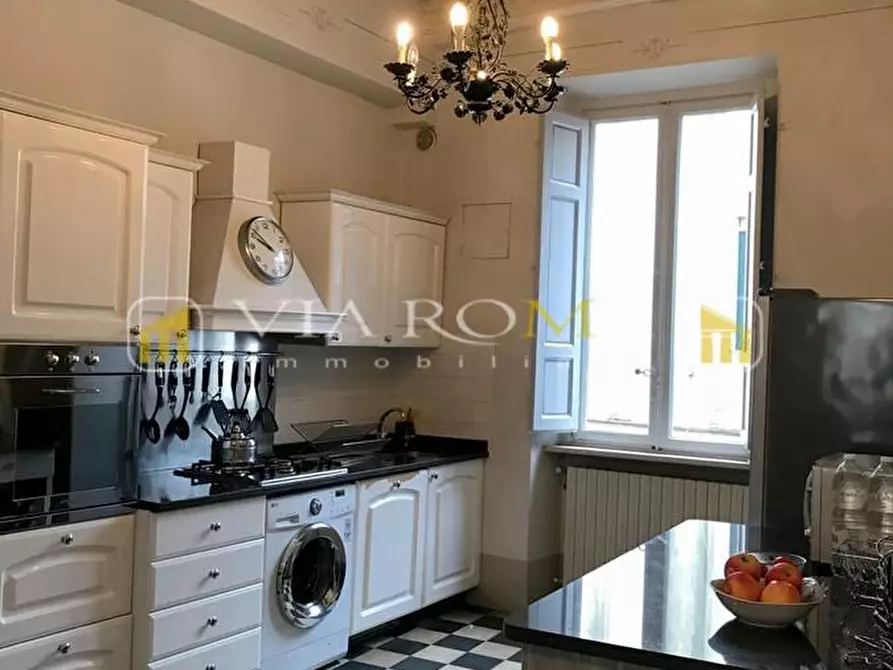 Immagine 4 di Appartamento in vendita  a Lucca