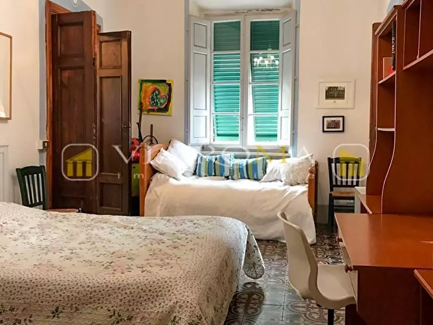 Immagine 21 di Appartamento in vendita  a Lucca