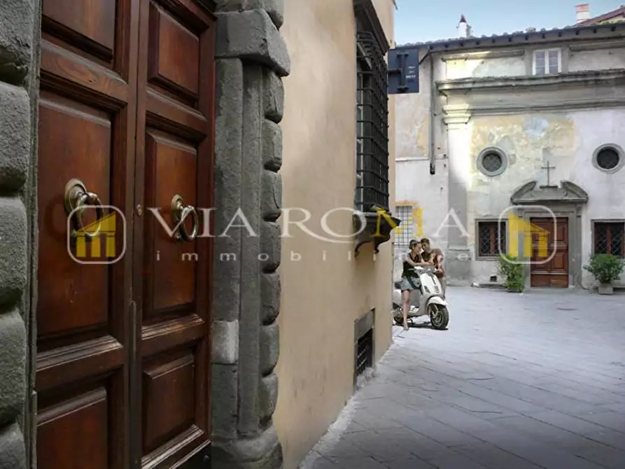 Immagine 7 di Appartamento in vendita  a Lucca