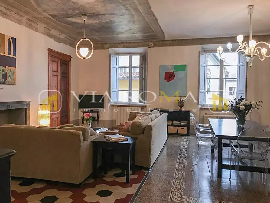 Immagine 2 di Appartamento in vendita  a Lucca
