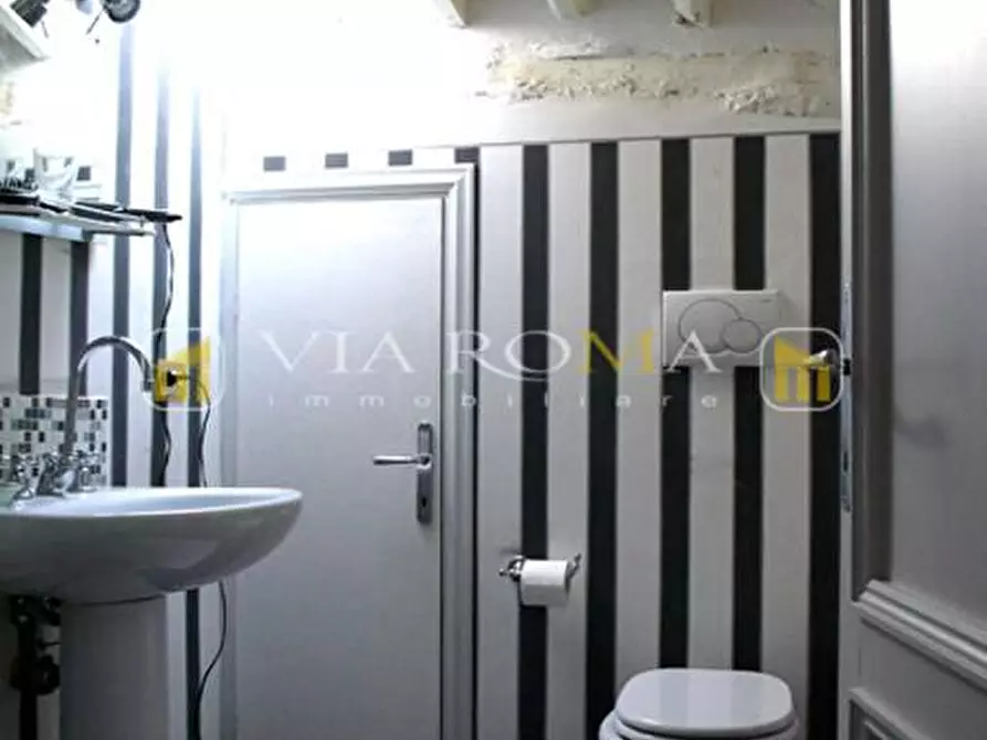 Immagine 6 di Appartamento in vendita  a Lucca