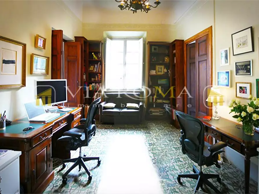 Immagine 30 di Appartamento in vendita  a Lucca