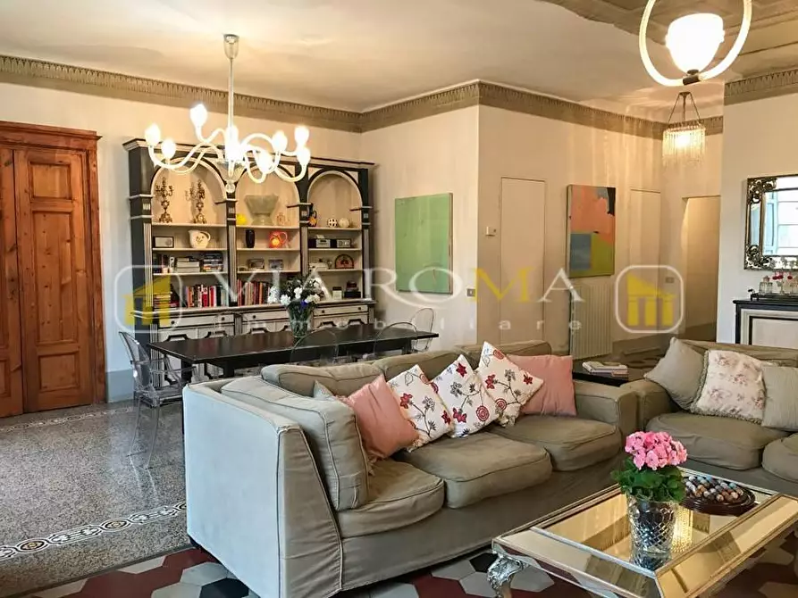 Immagine 9 di Appartamento in vendita  a Lucca