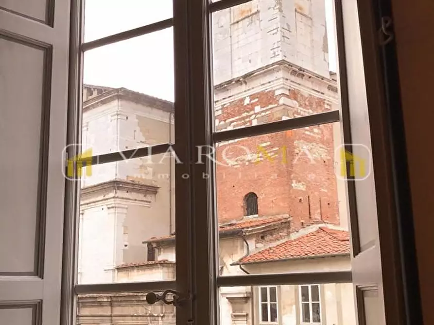 Immagine 27 di Appartamento in vendita  a Lucca