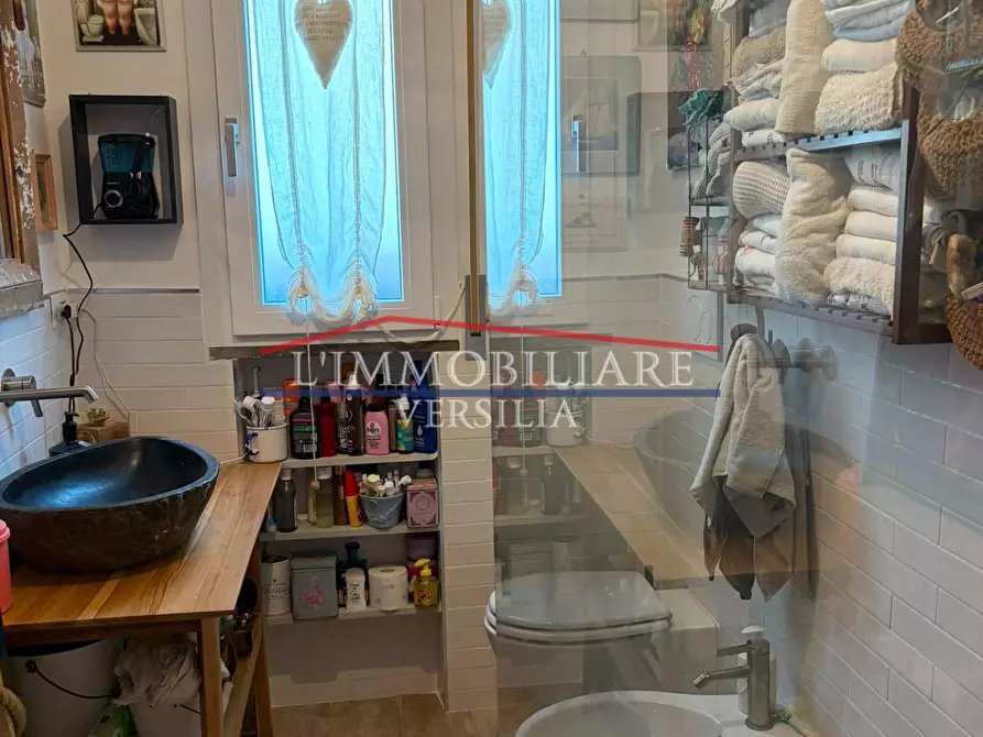 Immagine 15 di Appartamento in vendita  a Massa