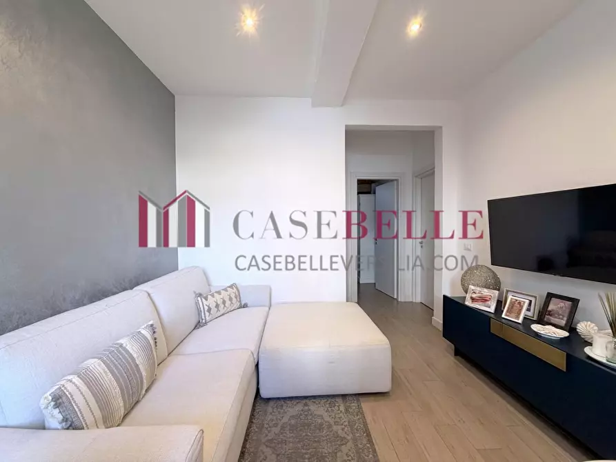 Immagine 21 di Appartamento in vendita  a Camaiore