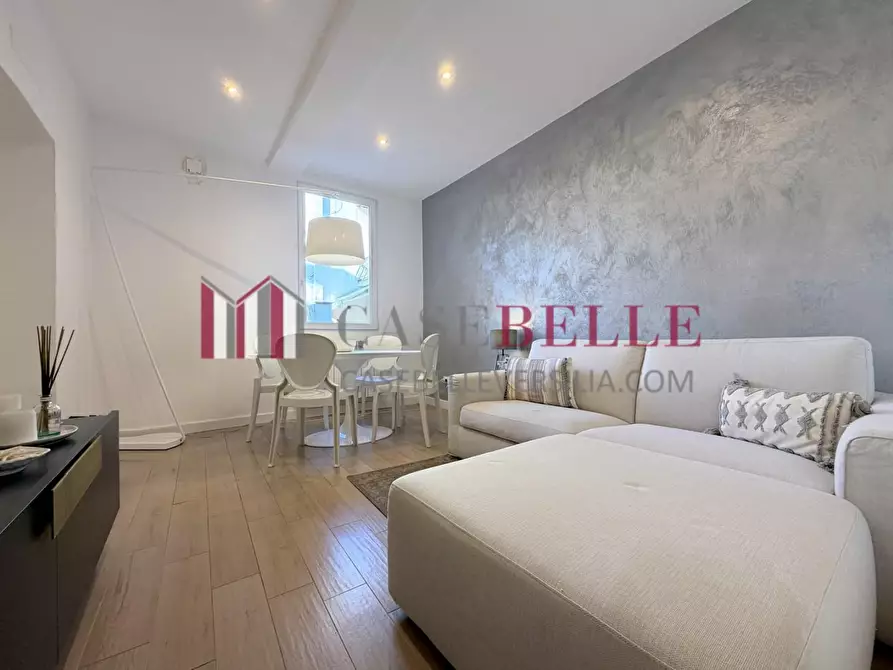 Immagine 1 di Appartamento in vendita  a Camaiore