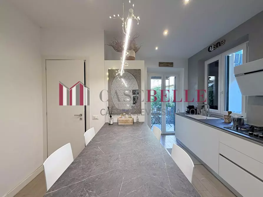 Immagine 4 di Appartamento in vendita  a Camaiore