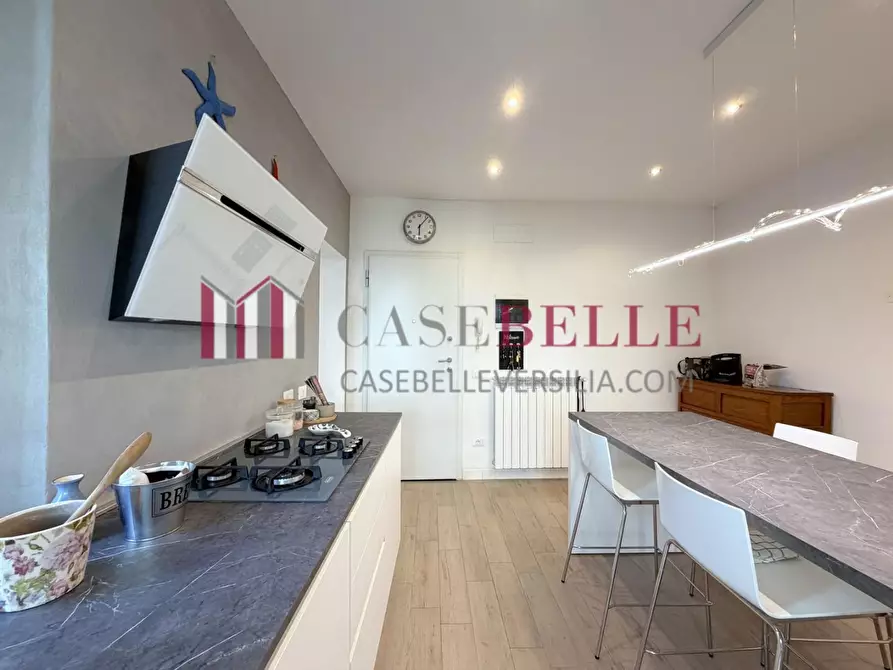 Immagine 8 di Appartamento in vendita  a Camaiore