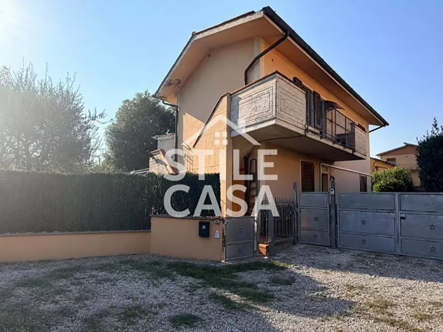 Immagine 37 di Appartamento in vendita  a Chiesina Uzzanese