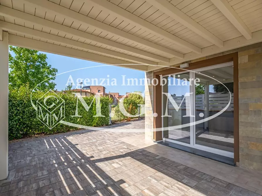 Immagine 9 di Villa in vendita  a Calcinaia