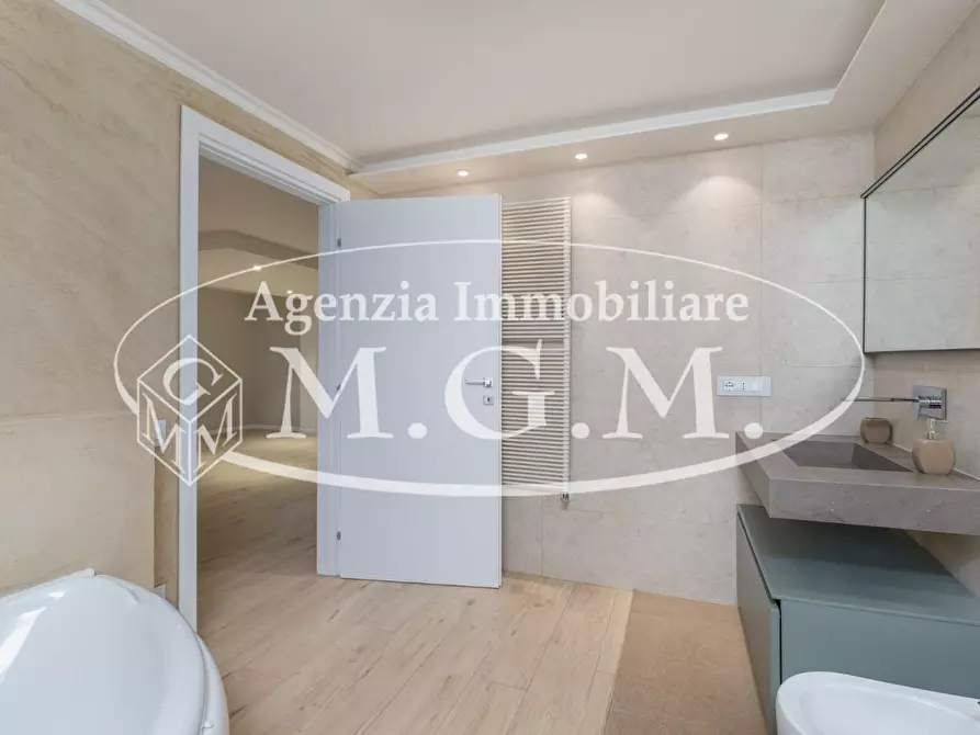 Immagine 41 di Villa in vendita  a Calcinaia