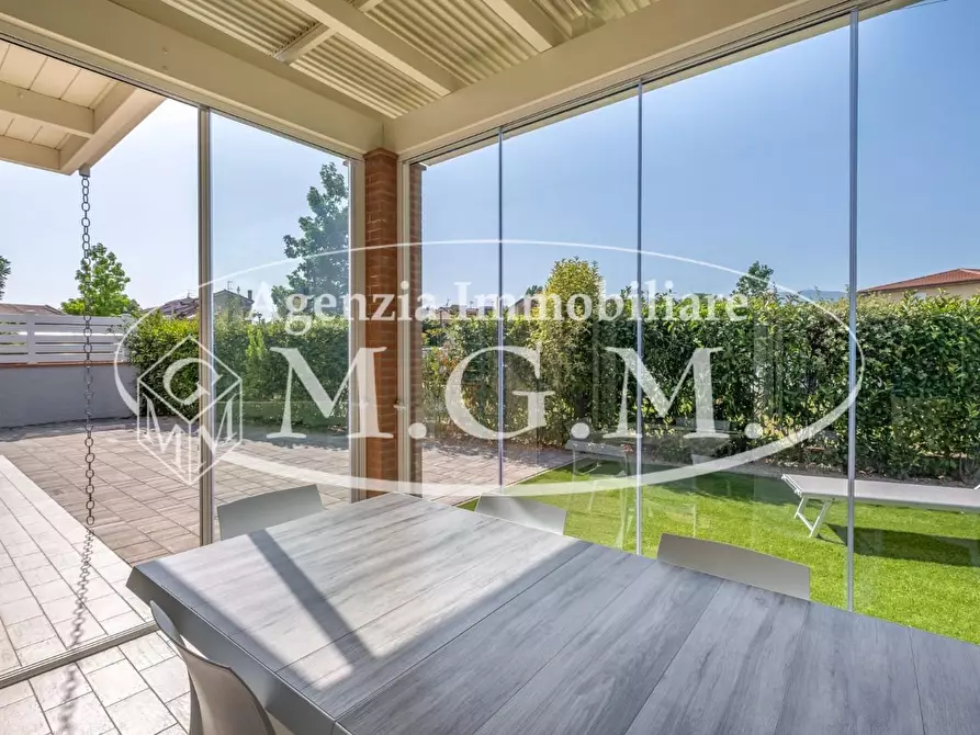 Immagine 20 di Villa in vendita  a Calcinaia