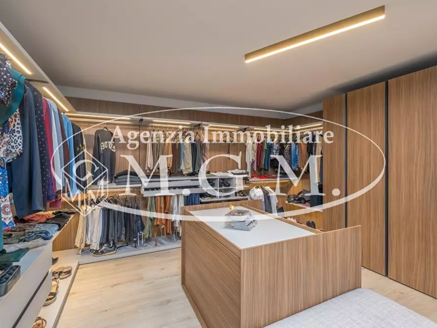 Immagine 39 di Villa in vendita  a Calcinaia