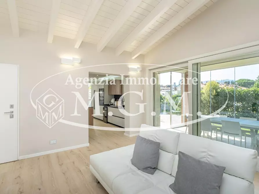 Immagine 19 di Villa in vendita  a Calcinaia