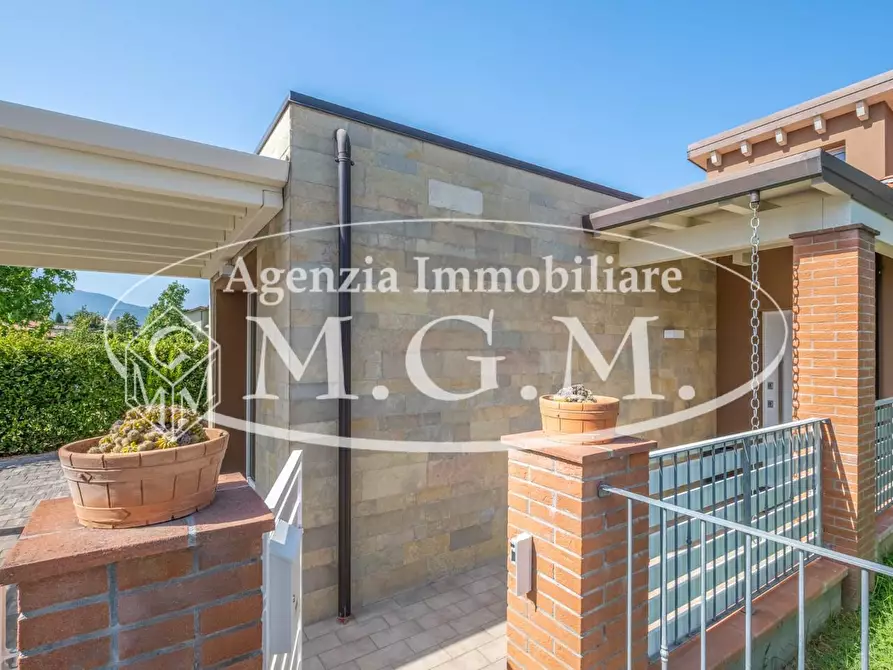 Immagine 6 di Villa in vendita  a Calcinaia