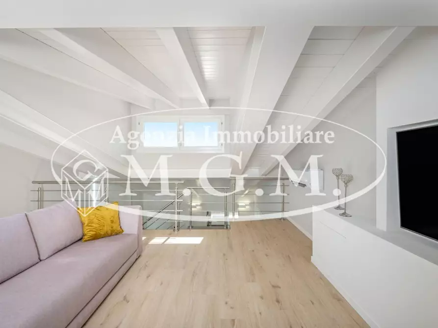 Immagine 28 di Villa in vendita  a Calcinaia