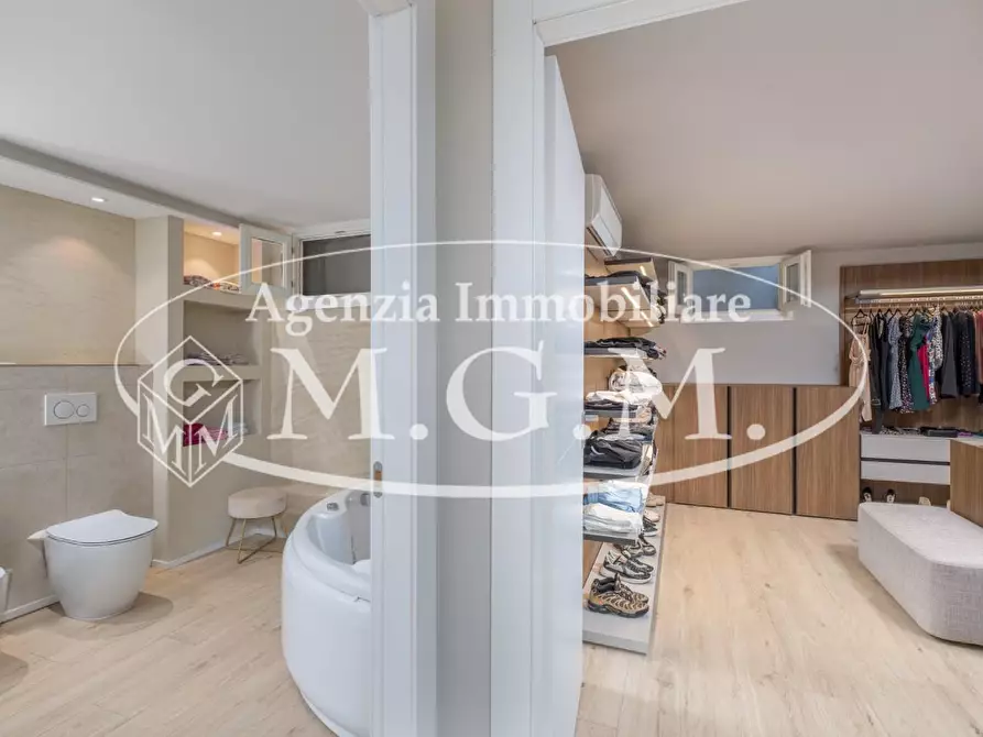 Immagine 37 di Villa in vendita  a Calcinaia