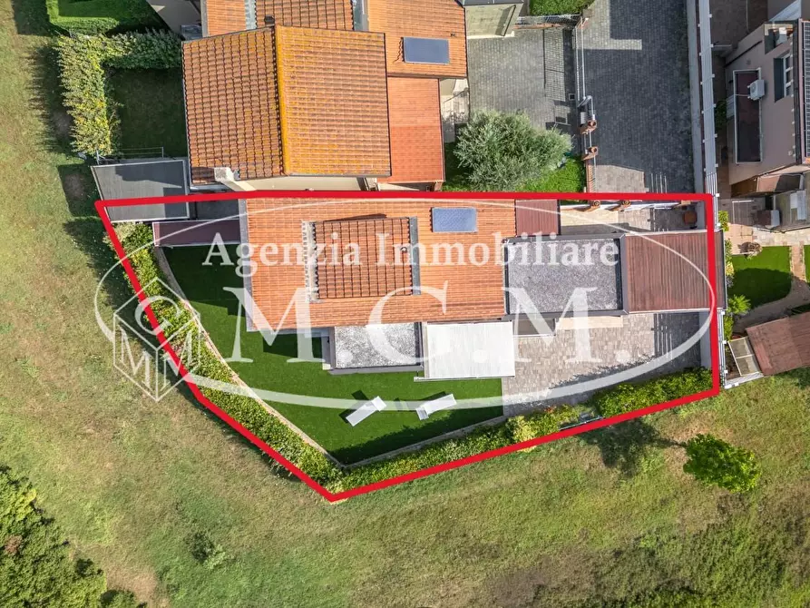 Immagine 2 di Villa in vendita  a Calcinaia