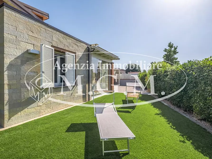 Immagine 13 di Villa in vendita  a Calcinaia
