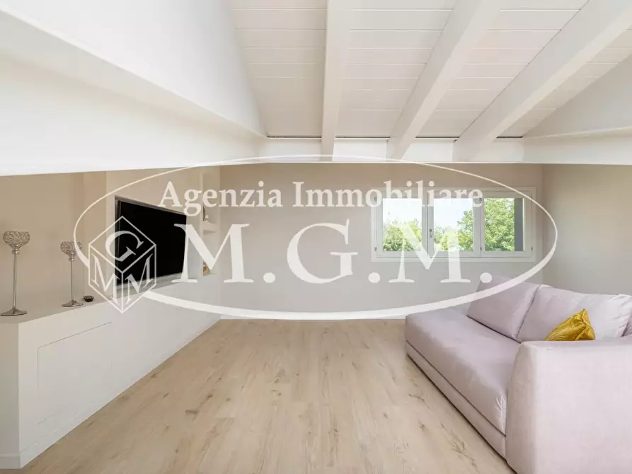 Immagine 29 di Villa in vendita  a Calcinaia