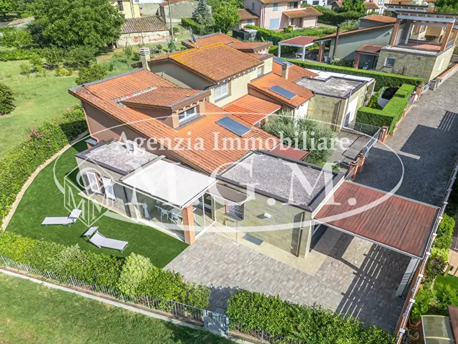 Immagine 47 di Villa in vendita  a Calcinaia