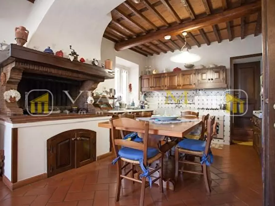 Immagine 16 di Rustico / casale in vendita  a Capannori