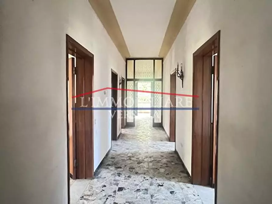 Immagine 35 di Villa in vendita  a Massa