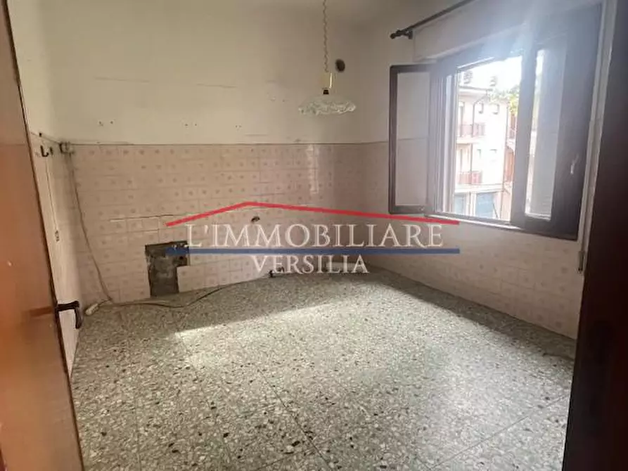 Immagine 16 di Villa in vendita  a Massa