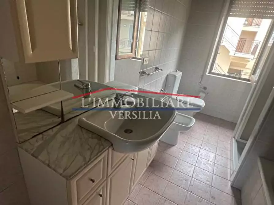 Immagine 30 di Villa in vendita  a Massa