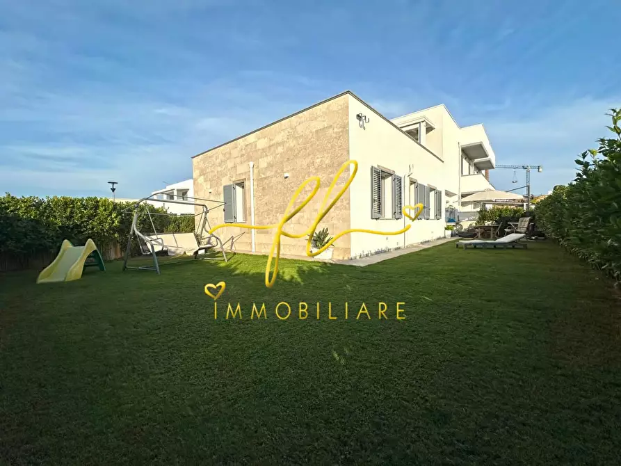 Immagine 21 di Casa quadrifamiliare in vendita  a Cecina