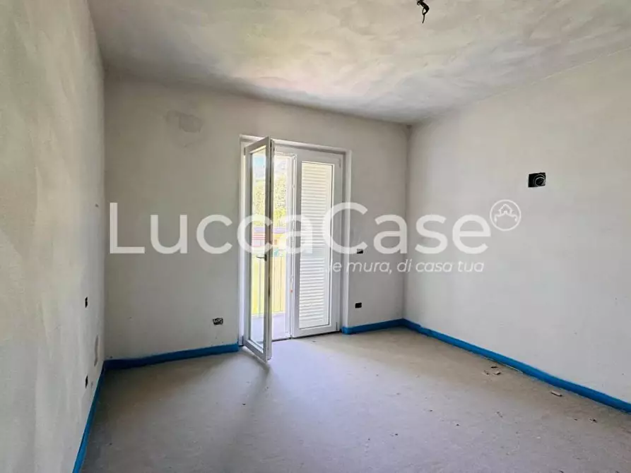 Immagine 18 di Casa bifamiliare in vendita  a Camaiore