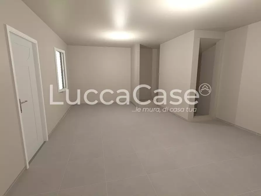 Immagine 21 di Casa bifamiliare in vendita  a Camaiore