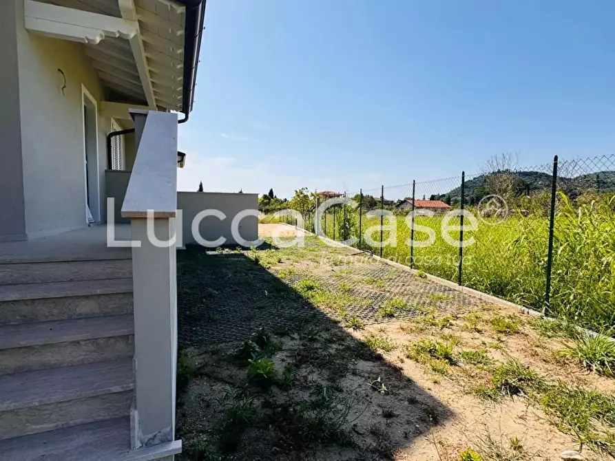 Immagine 3 di Casa bifamiliare in vendita  a Camaiore