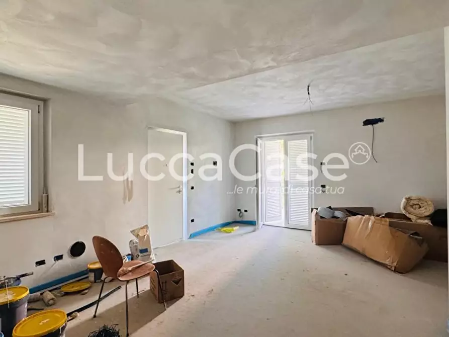 Immagine 7 di Casa bifamiliare in vendita  a Camaiore