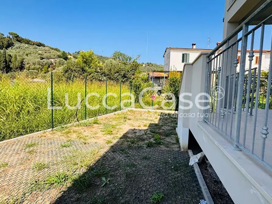 Immagine 2 di Casa bifamiliare in vendita  a Camaiore