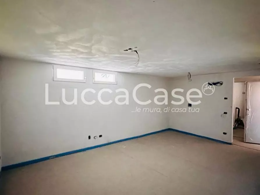 Immagine 9 di Casa bifamiliare in vendita  a Camaiore
