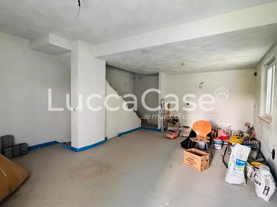 Immagine 6 di Casa bifamiliare in vendita  a Camaiore