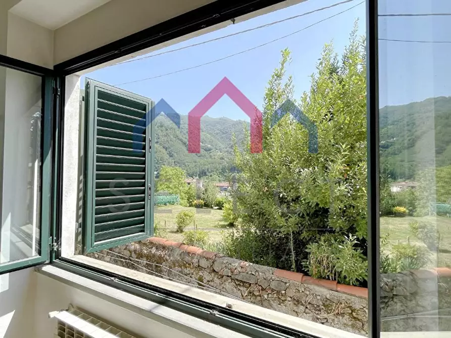 Immagine 9 di Appartamento in vendita  a Borgo A Mozzano