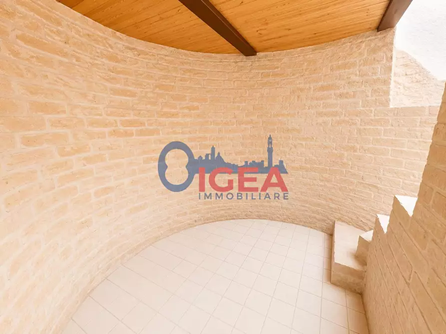 Immagine 22 di Appartamento in vendita  a Siena