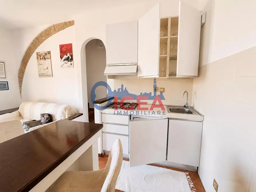 Immagine 4 di Appartamento in vendita  a Siena