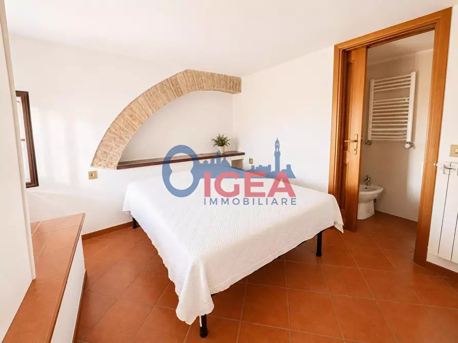 Immagine 8 di Appartamento in vendita  a Siena