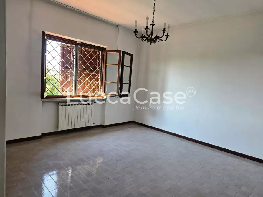 Immagine 10 di Casa colonica in vendita  a Pietrasanta
