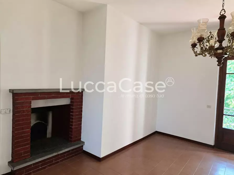 Immagine 11 di Casa colonica in vendita  a Pietrasanta
