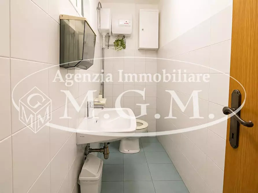 Immagine 6 di Ufficio in affitto  a Pontedera