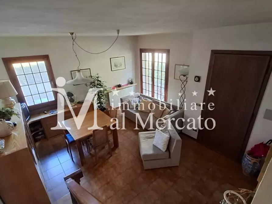 Immagine 1 di Villetta a schiera in vendita  a Viareggio