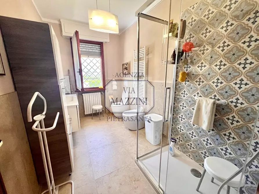 Immagine 25 di Casa bifamiliare in vendita  a Pietrasanta